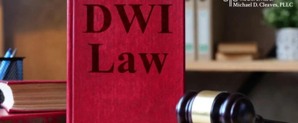 Leyes y sanciones por conducir bajo los efectos del alcohol en Carolina del Norte [Actualizado en 2026]